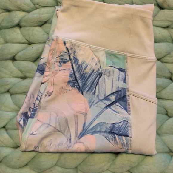 Gymshark ‘Efflorescent’ Leggings - Picture 7 of 7